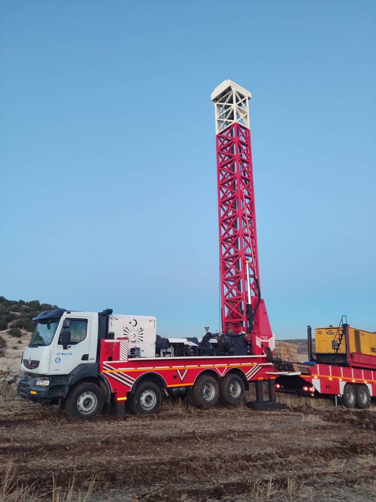 1500 MT KAPASİTELİ SU SONDAJ MAKİNESİ